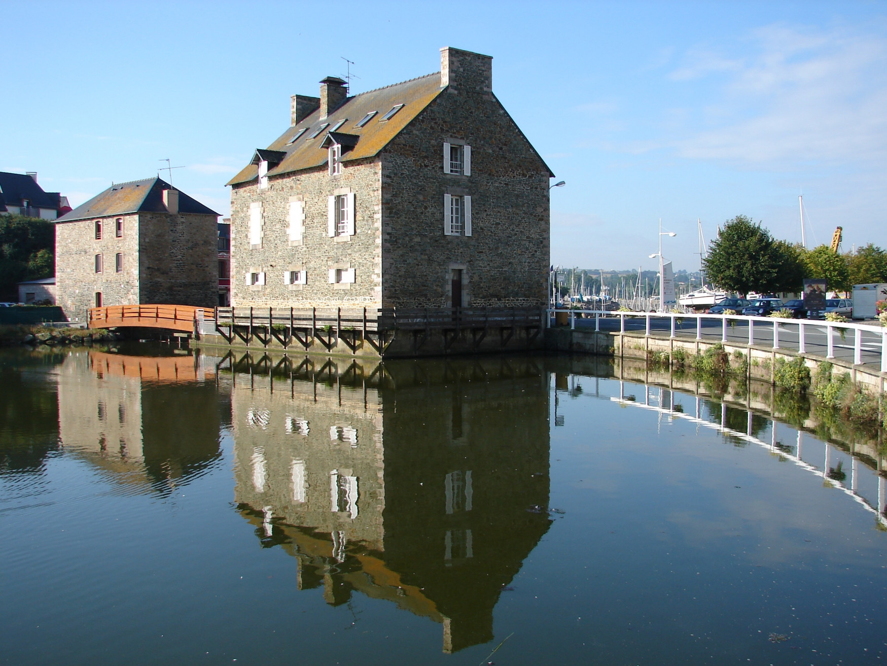 Дома в Пленеф-Валь-Андре, Франция – фотографии Франции