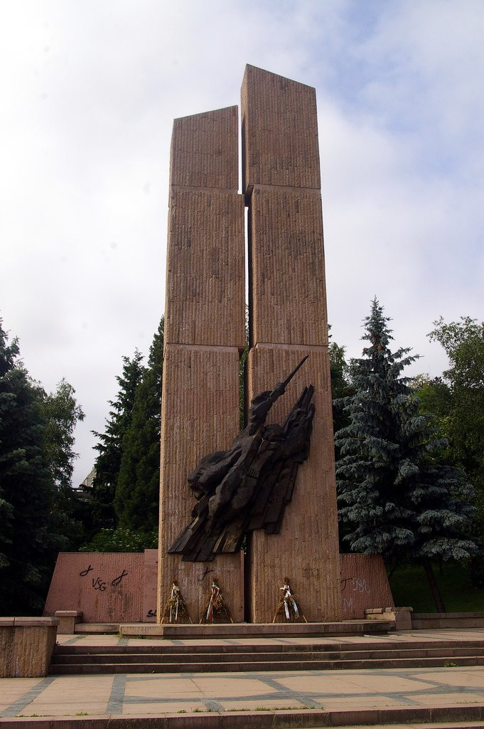 Памятник в Велинграде, Болгария. Фото 1 – фотографии Болгарии