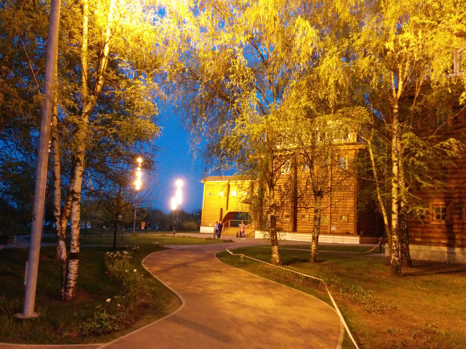 Вечером в парке Коломенское, Дворец царя Алексея Михайловича – фотографии России