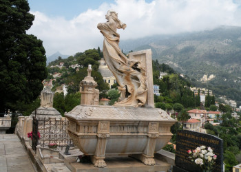 Кладбище в Ментоне, Франция – фотографии Франции