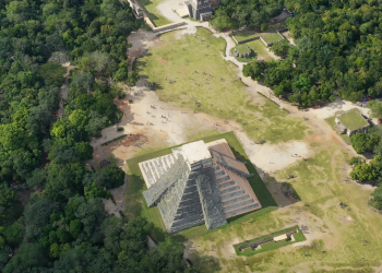 Исторический комплекс Чичен-Ица (Chichen Itza) на полуострове Юкатан, Мексика – фотографии Мексики