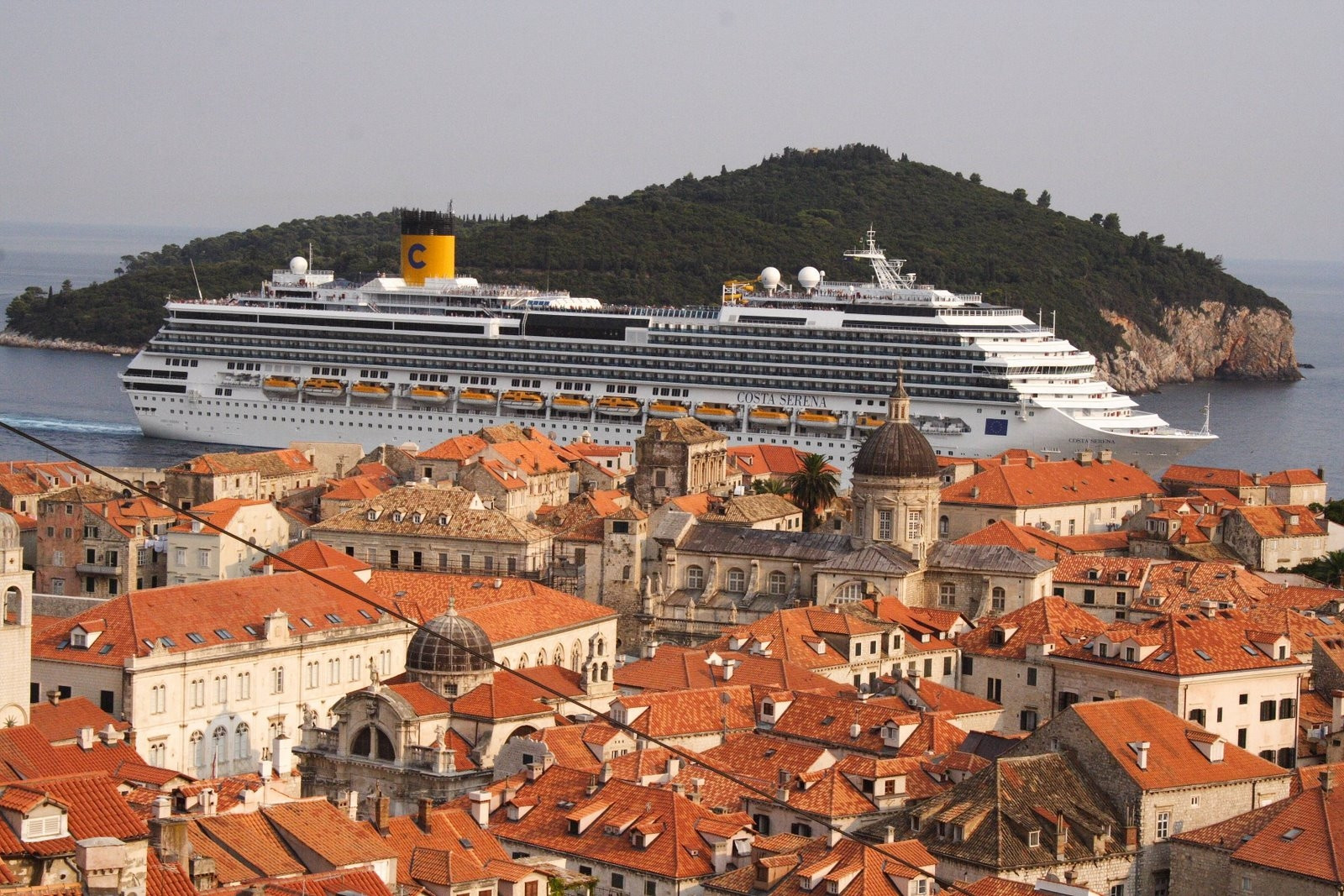 Корабль в Дубровнике, Хорватия – фотографии Хорватии