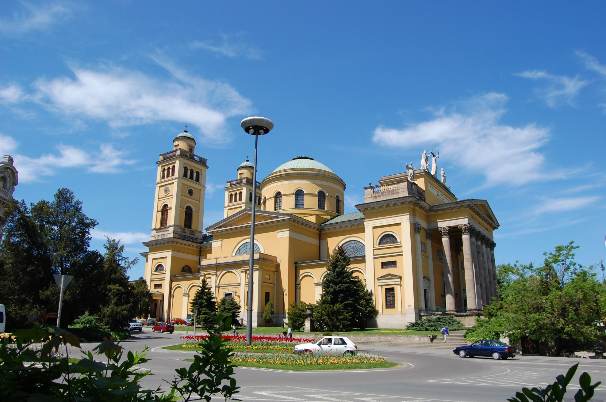 Вид на Базилику в городе Эгер, Венгрия – фотографии Венгрии