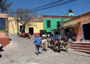 Улица в Гуанахуато, Мексика. Фото 3 – фотографии Мексики