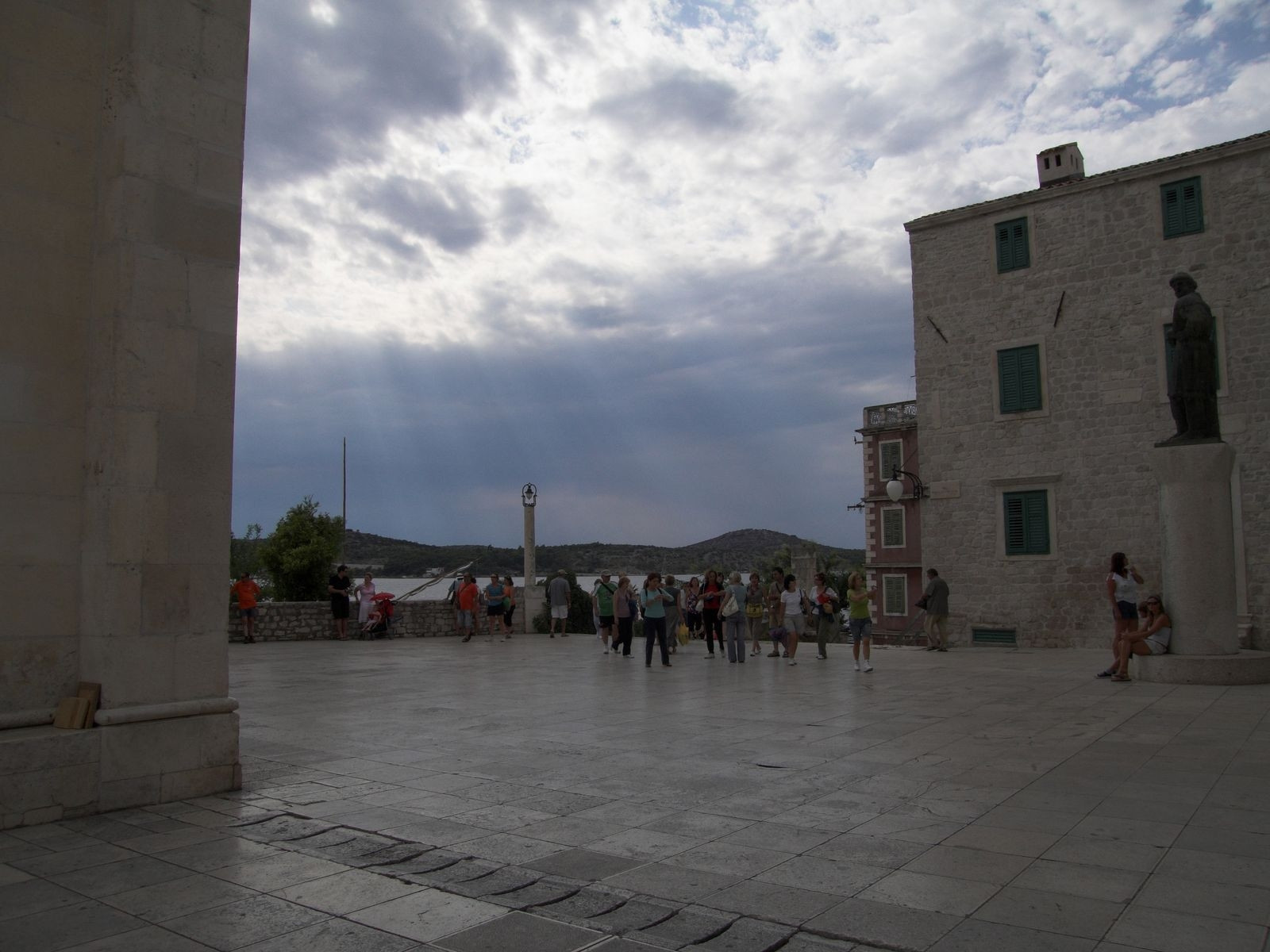 Туристы в Шибеник, Хорватия – фотографии Хорватии