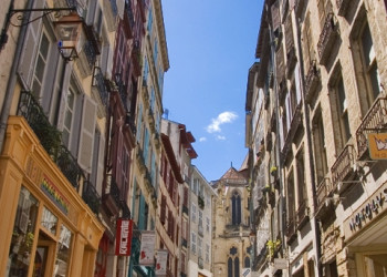 Люди в Байонне, Франция. Фото 5 – фотографии Франции