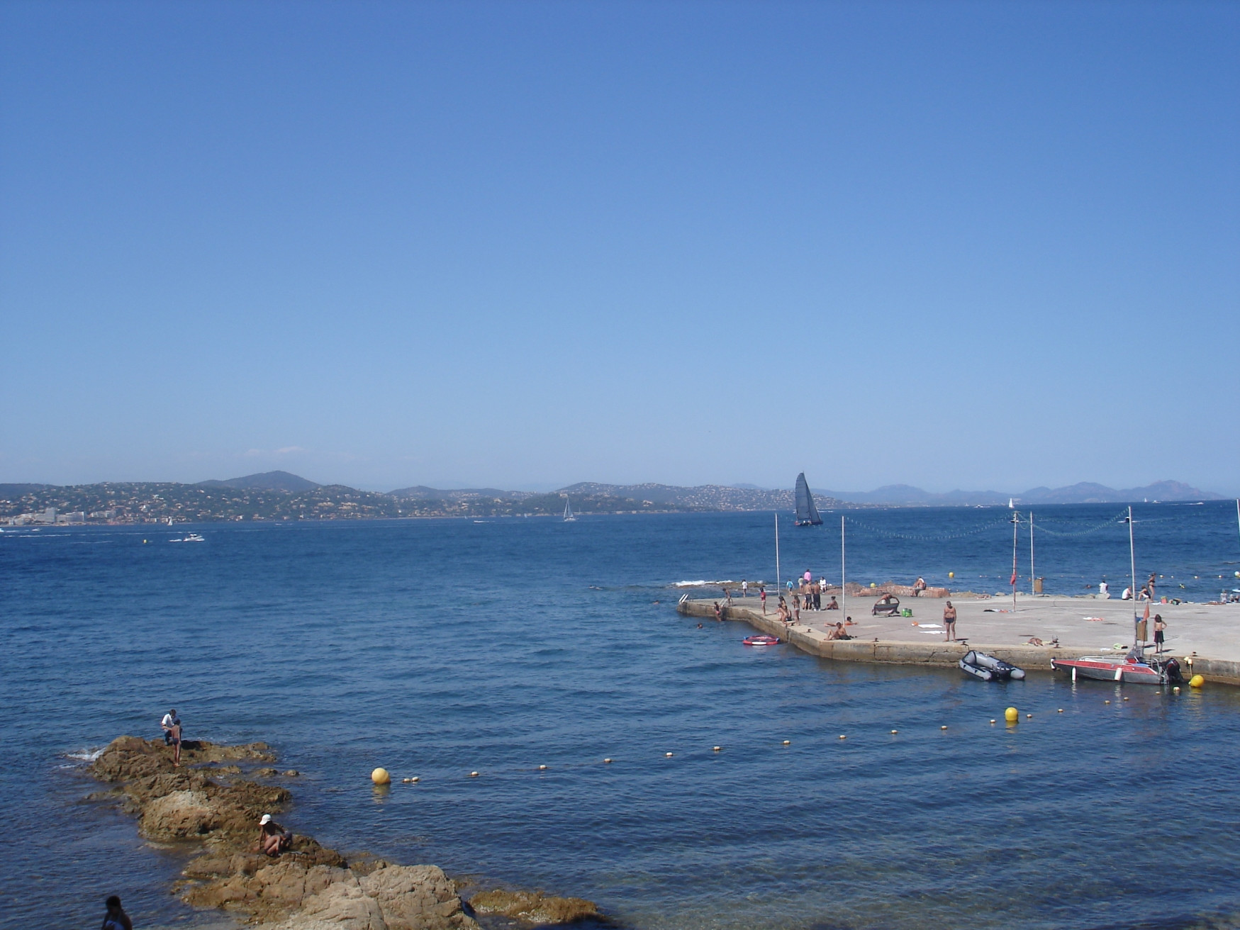 Набережная в Сен-Максим, Франция – фотографии Франции