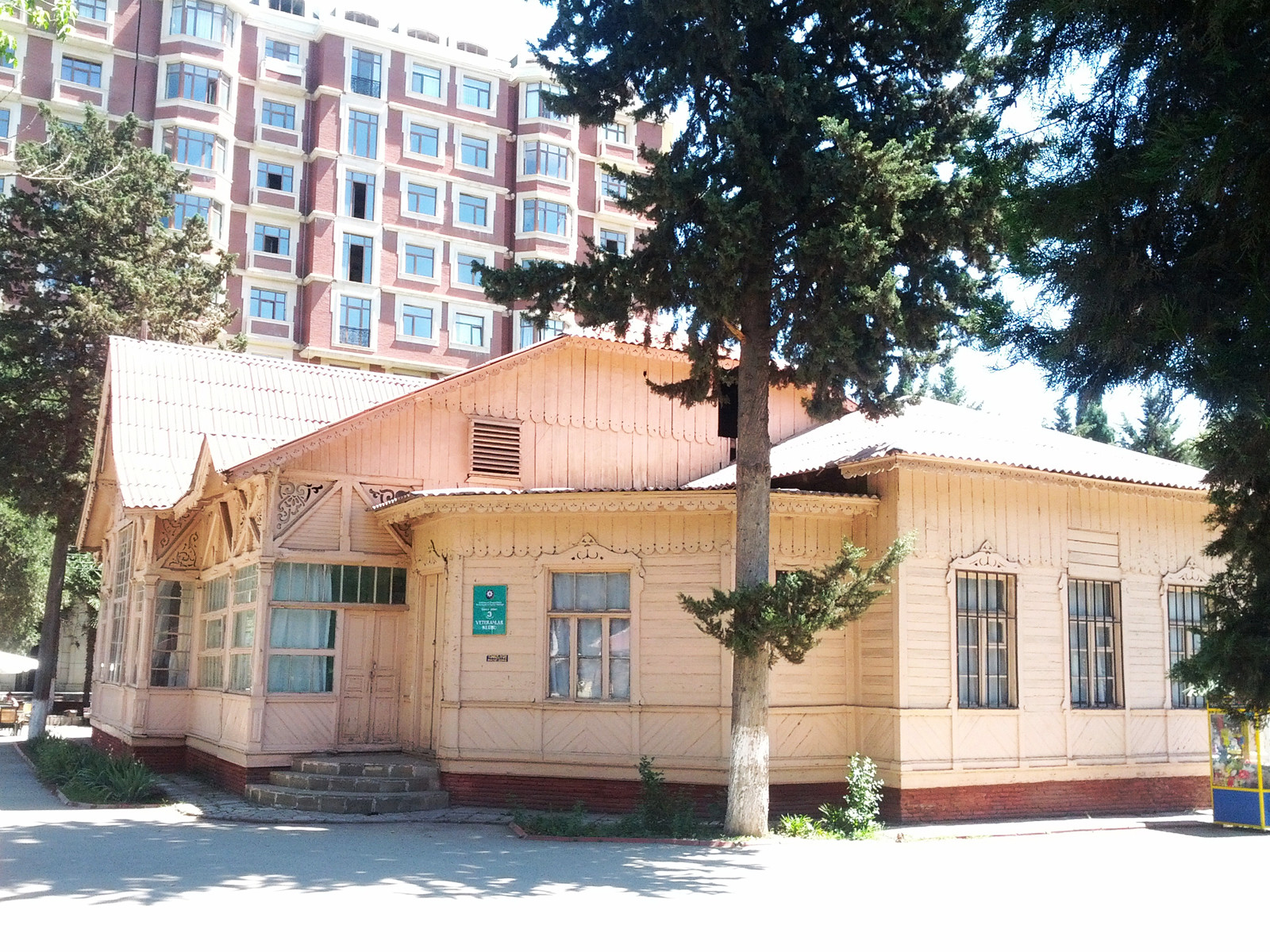 Старые деревянные постройки Гянджи в Азербайджане – фотографии Азербайджана