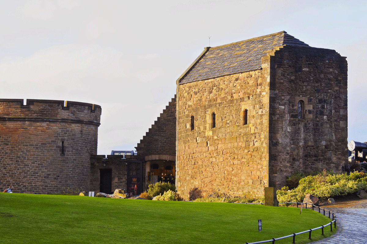 Старинный форпост эдинбургский замок (Edinburgh Castle), Шотландия – фотографии Великобритании