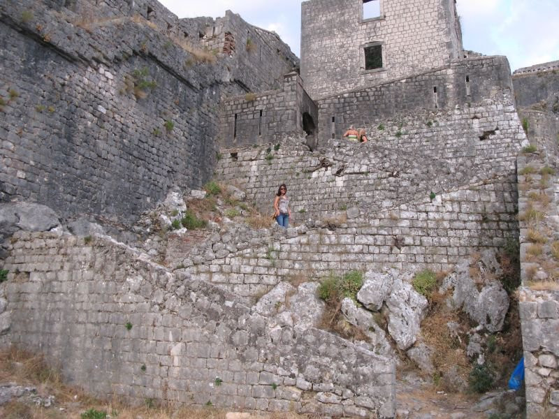 Развалины в Которе, Черногория – фотографии Черногории