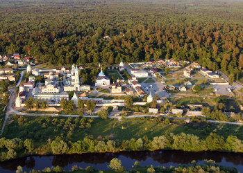 Оптина пустынь, недалеко от города Козельска Калужской области – фотографии России