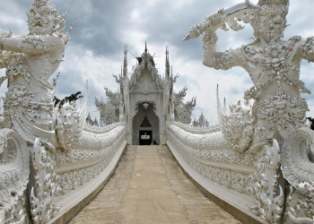 Белый храм - символ чистоты Будды – фотографии Таиланда