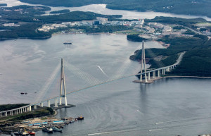 Именно Русский мост открыл дорогу на остров Русский для обычных людей и туристов – фотографии России