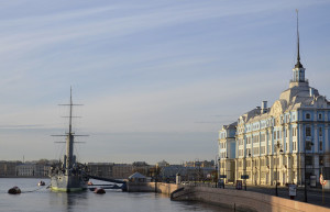 Аврора вид с другой стороны, Питер – фотографии России