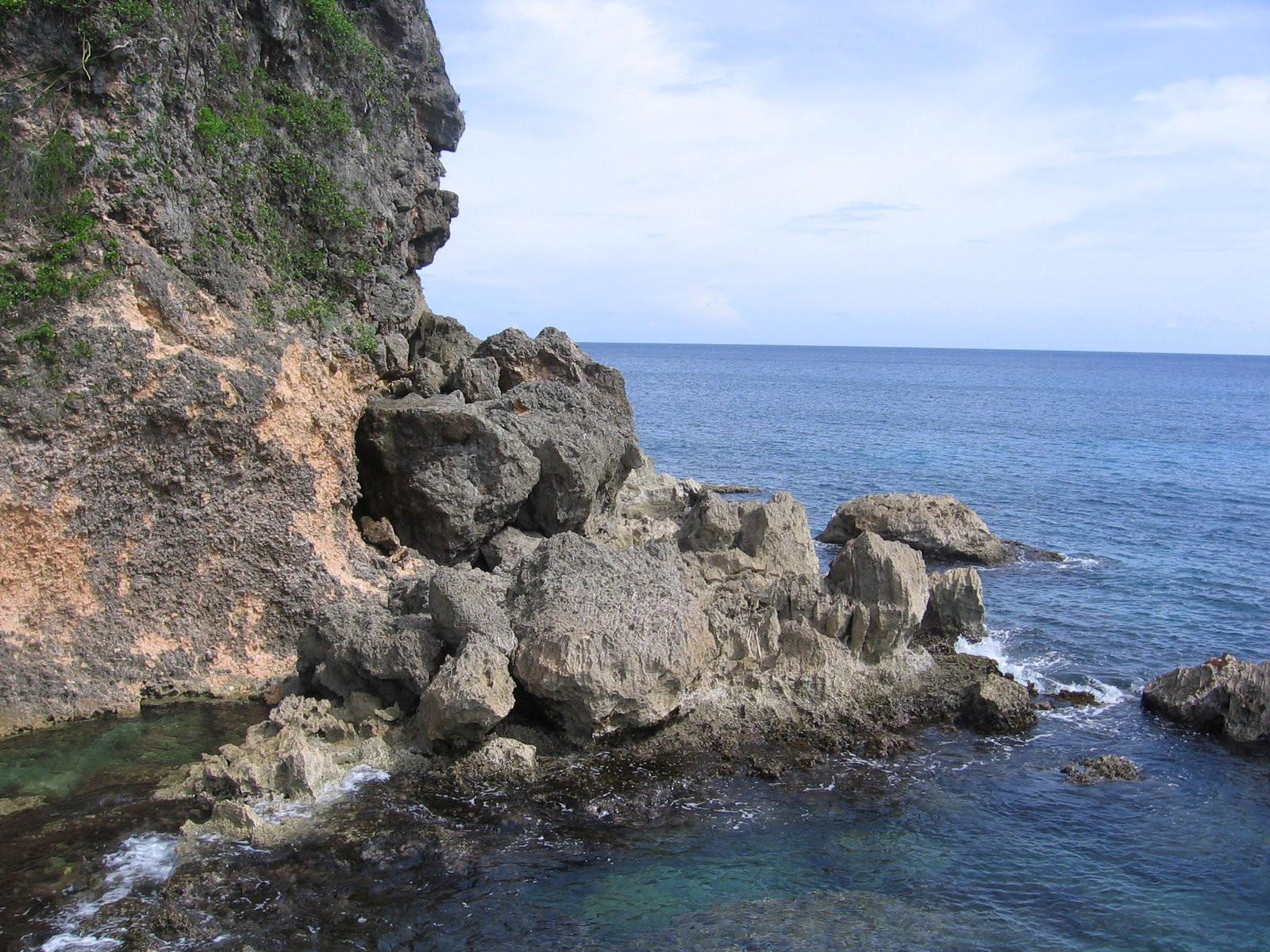 Скала в Порт Антонио, Ямайка – фотографии Ямайки