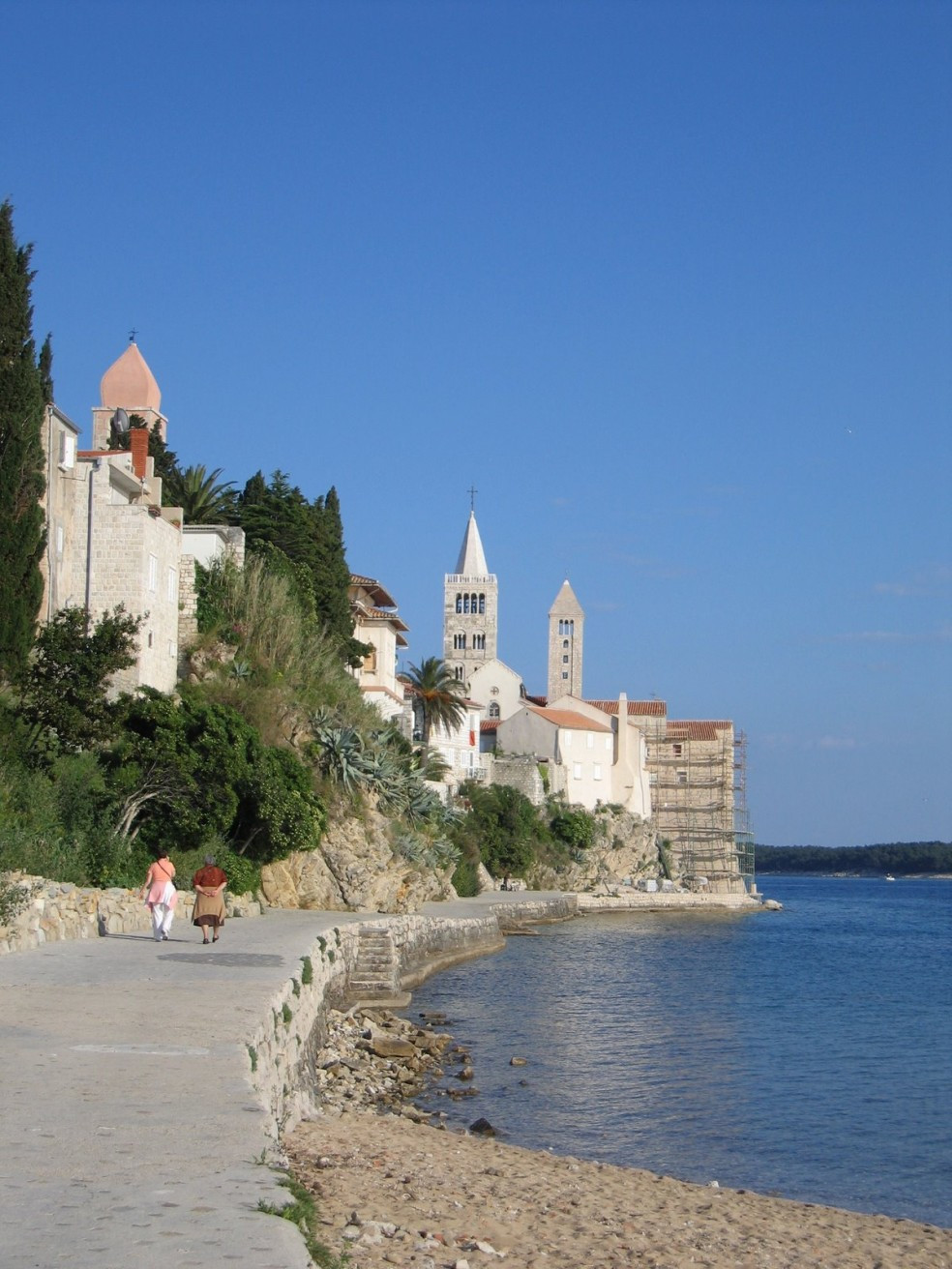 Набережная в Раб, Хорватия. Фото 24 – фотографии Хорватии