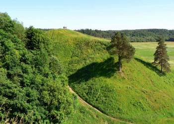 Живописные холмы в Кернаве – фотографии Литвы