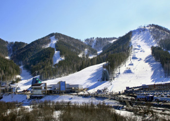 Фанпарк «Бобровый лог» зимой под Красноярском – фотографии России