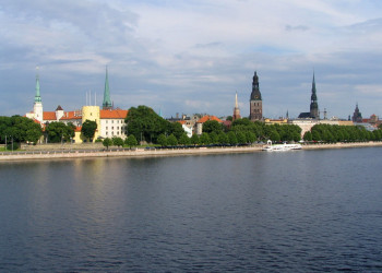 Вид на Старый город с Даугавы – фотографии Латвии