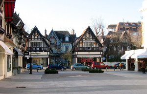 Дома в Довиле, Франция – фотографии Франции