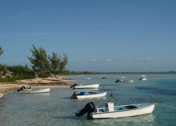 Лодки на острове Эльютера, Багамские острова. Фото 1 – фотографии Багамских островов