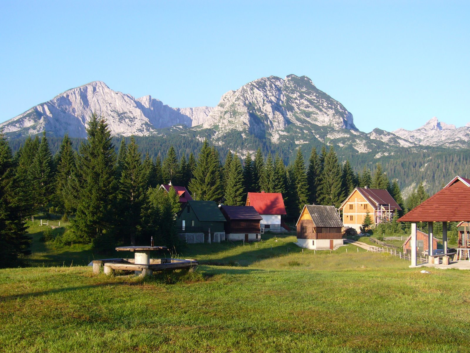 Дома Национального парка, Черногория – фотографии Черногории