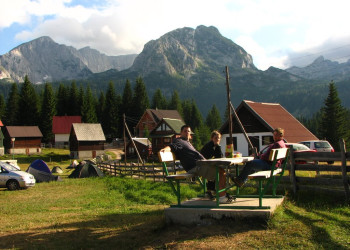 Туристы в Национальном парке, Черногория. Фото 3 – фотографии Черногории