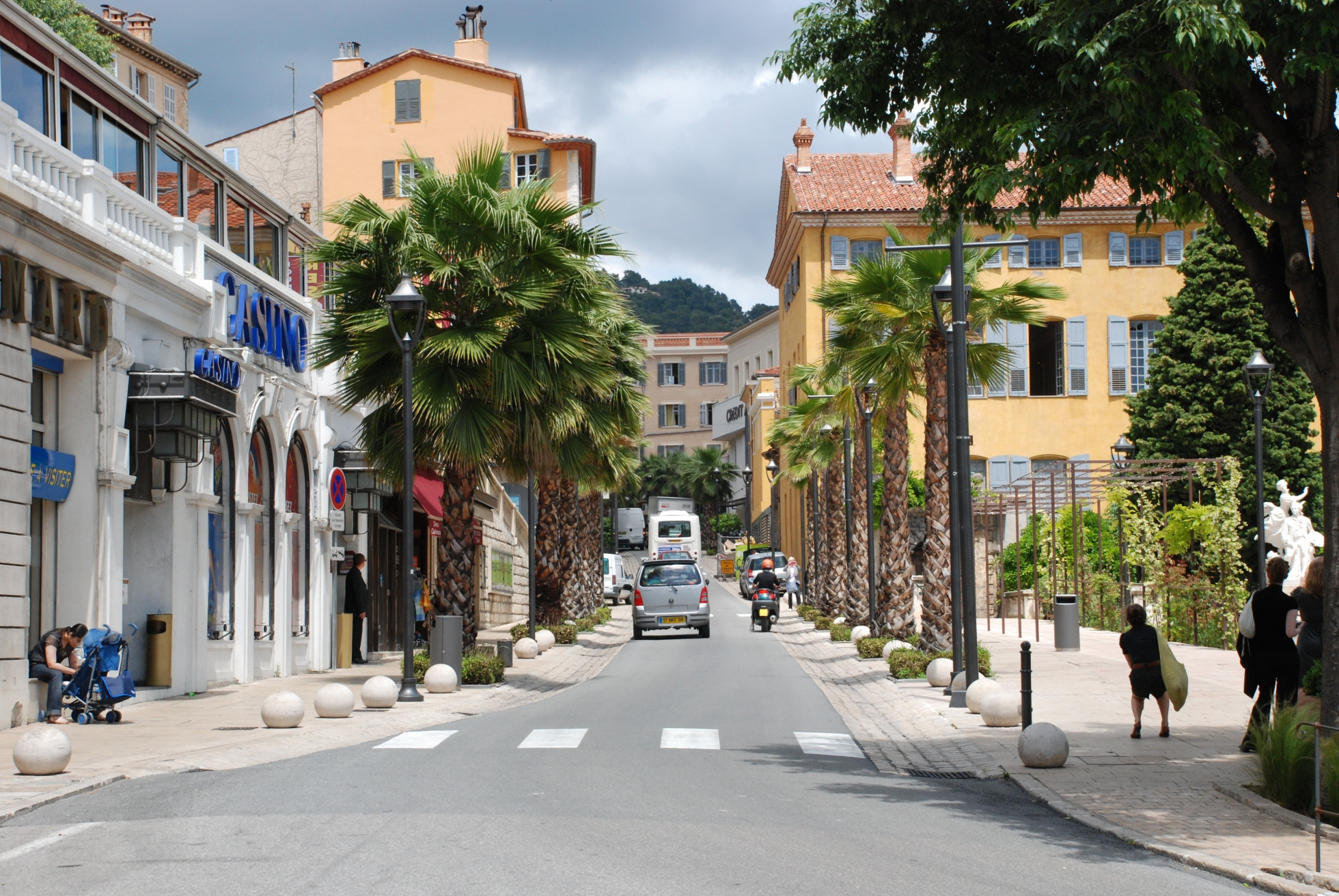 Улица в Грассе, Франция. Фото 6 – фотографии Франции