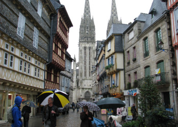 Дождь в Кемпере, Франция – фотографии Франции