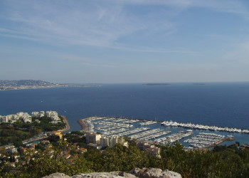 Панорамный вид в Манделье-ля-Напуль, Франция. Фото 8 – фотографии Франции