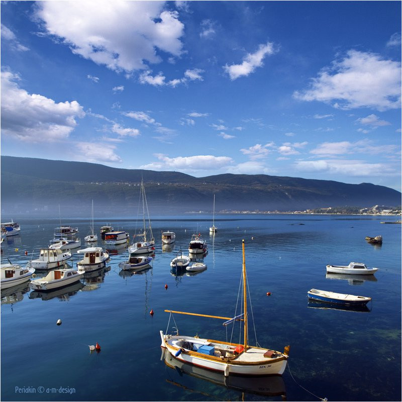 Лодки в Игало, Черногория – фотографии Черногории