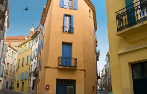 Дома в Перпиньяне, Франция – фотографии Франции