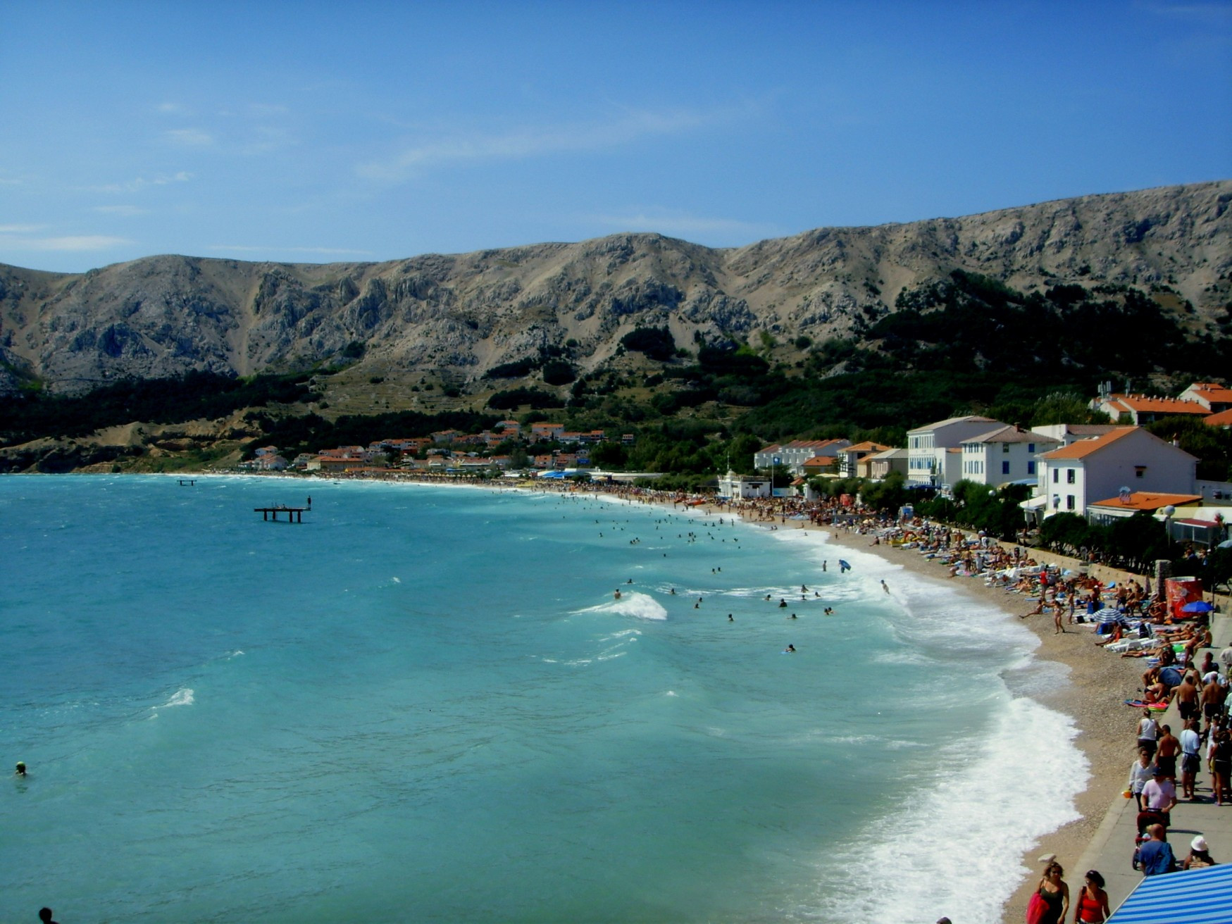 Люди на пляже в Башка, Хорватия. Фото 2 – фотографии Хорватии