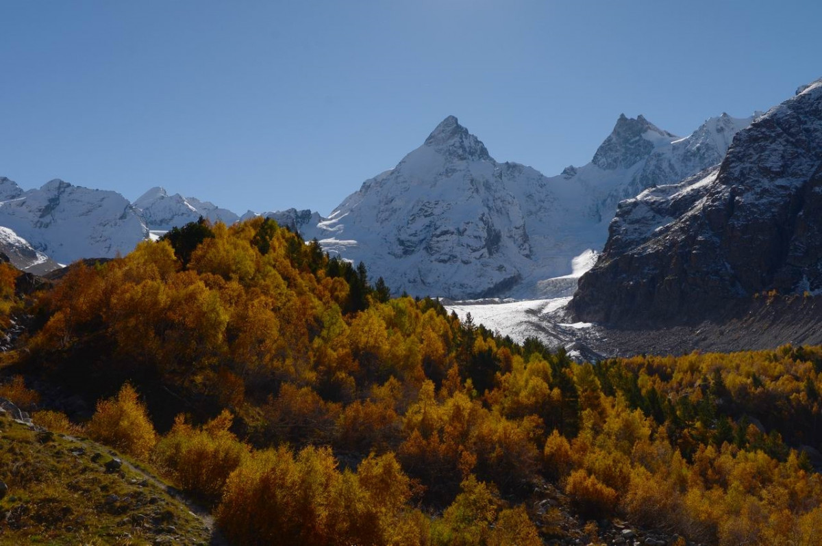 Вершины Джантуган и Башкара в Адыл Су, Россия – фотографии России