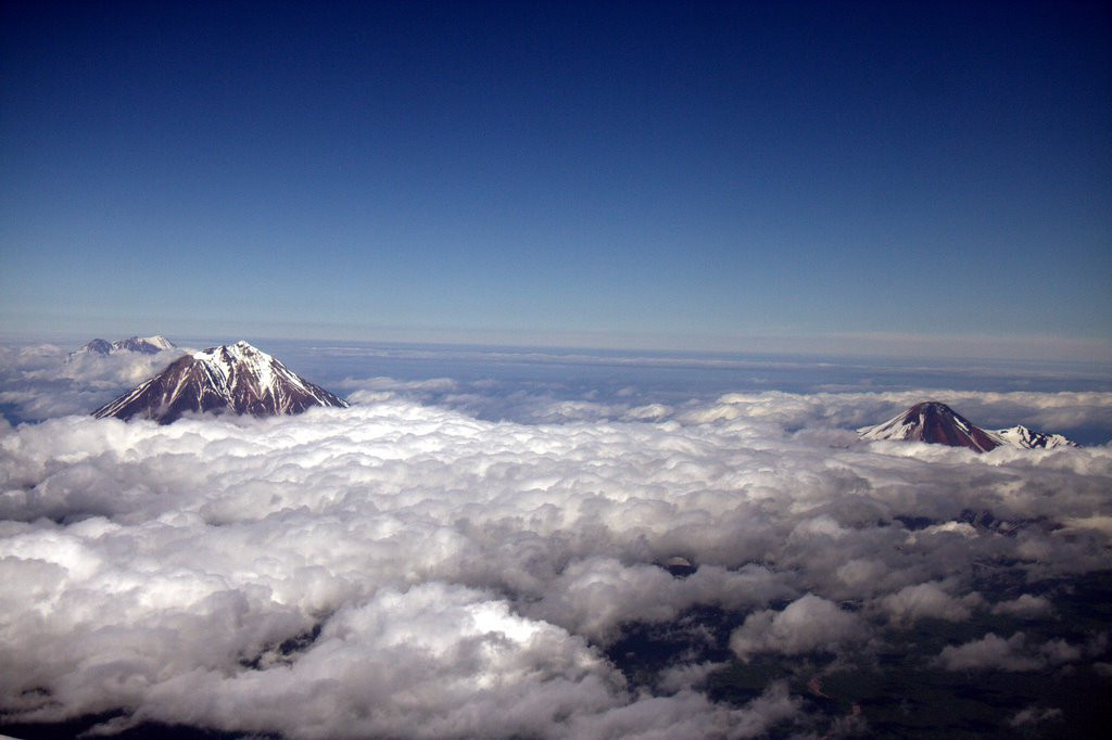 Облака в Ключевской сопки, Россия – фотографии России