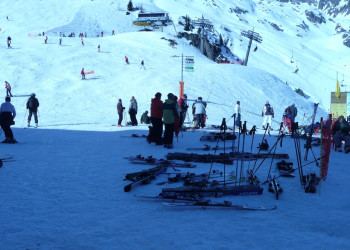 Лыжники в Ла-Флежер, Франция. Фото 1 – фотографии Франции