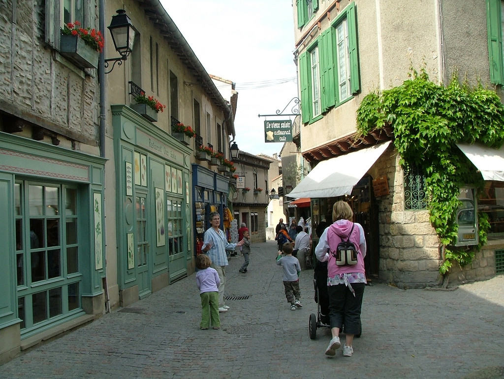 Люди в Каркассоне, Франция – фотографии Франции