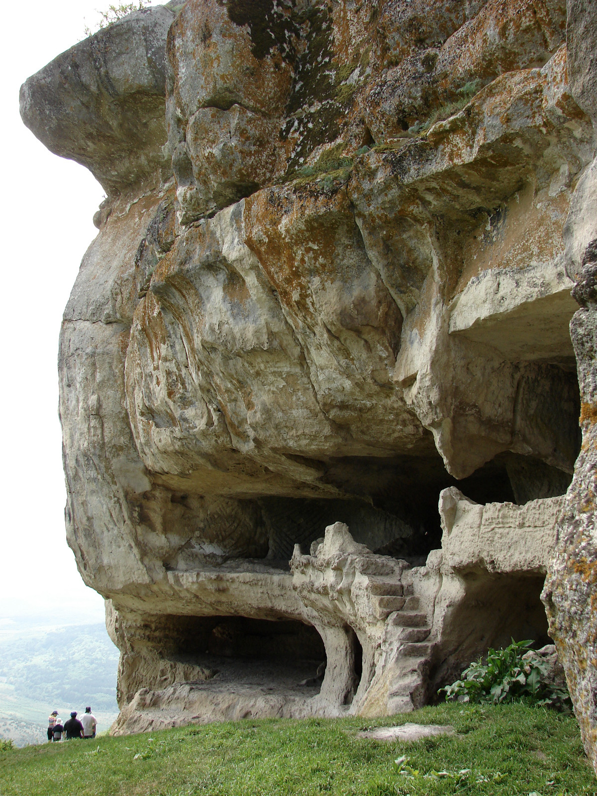 Пещерная крепость Тепе-Кермен в Бахчисарае в Крыму – фотографии России