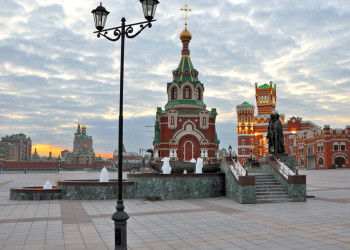 Патриаршая площадь, набережная левого берега Кокшаги – фотографии России