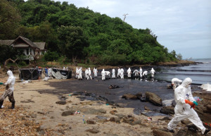 Разлив нефти в заливе Prao Bay. Июль 2013. Фото 3 – фотографии Таиланда