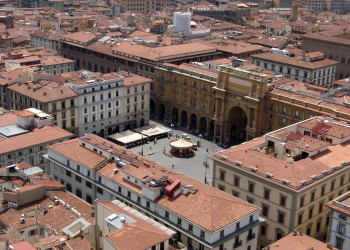 Площадь Республики (Piazza della Repubblica) во Флоренции – фотографии Италии