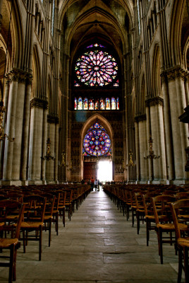 Реймский собор внутри Реймский собор внутри