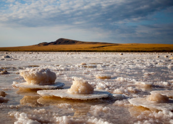 Озеро Баскунчак, солевая корка – фотографии России