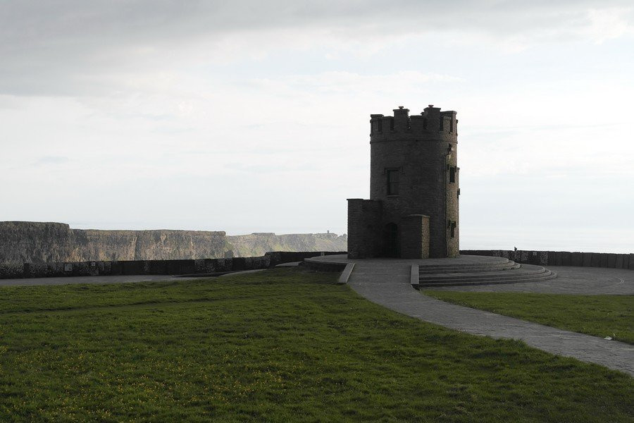 Башня О‘Брайана возле утёсов Мохер в Ирландии – фотографии Ирландии