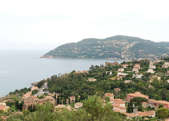 Панорамный вид в Манделье-ля-Напуль, Франция. Фото 3 – фотографии Франции