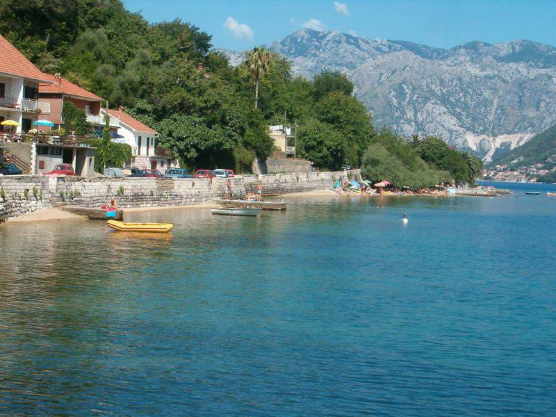 Набережная в Прчань, Черногория. Фото 3 – фотографии Черногории