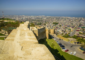 Солнечная крепость Нарын-кала в Дербенте, Дагестан – фотографии России