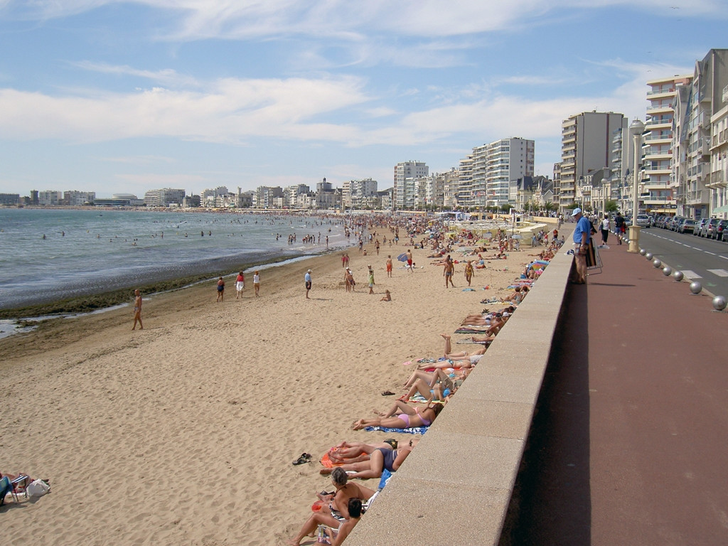 Пляж в Ле-Сабль-д Олон, Франция – фотографии Франции