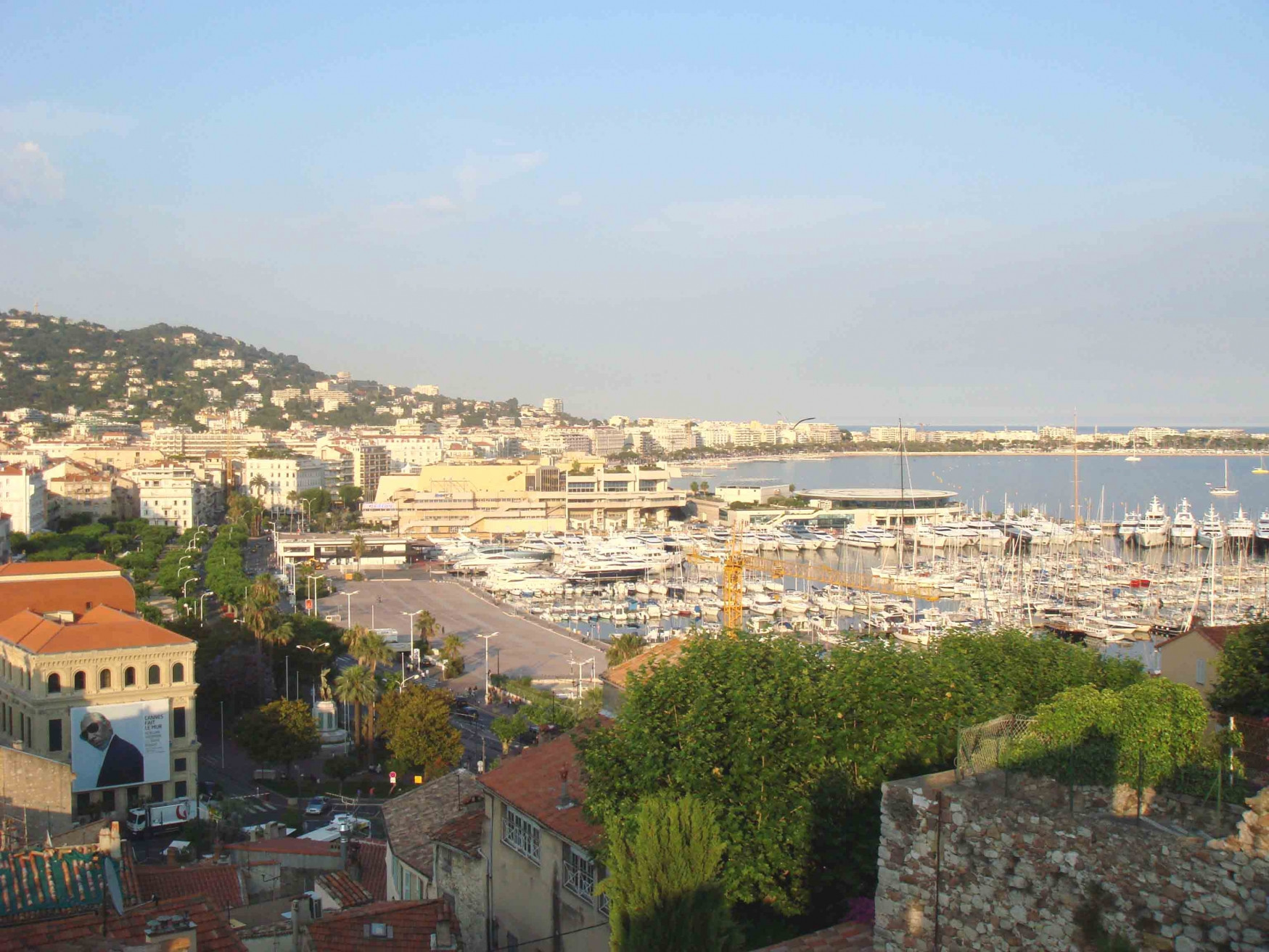 Панорамный вид в Канне, Франция – фотографии Франции