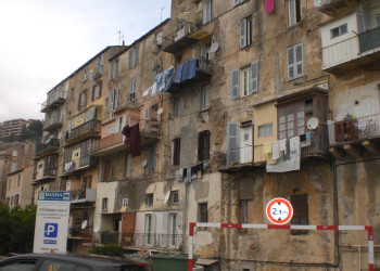 Дома в Бастии, Франция. Фото 1 – фотографии Франции